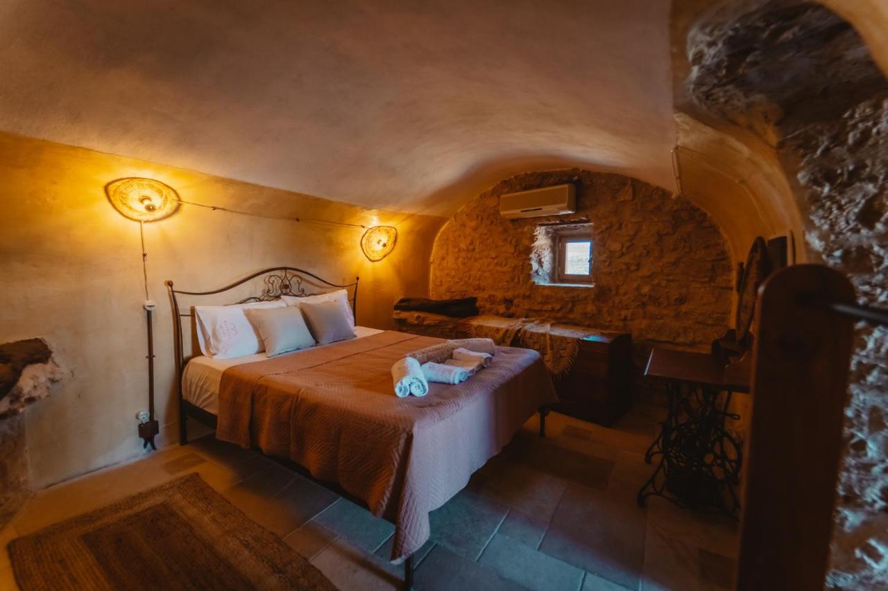 Kythera Secrets Suites Viaradika Esterno foto